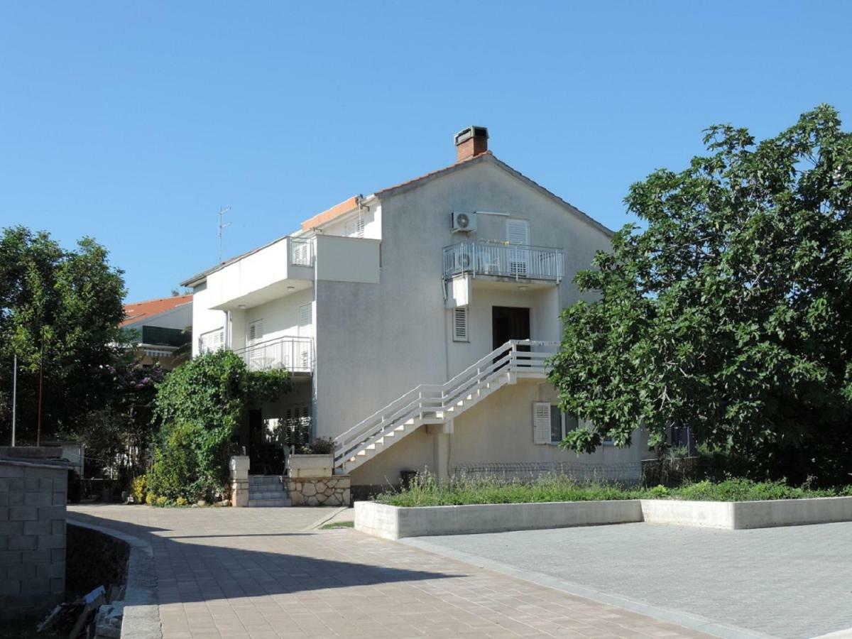 Apartment Vidas Новаля Екстериор снимка